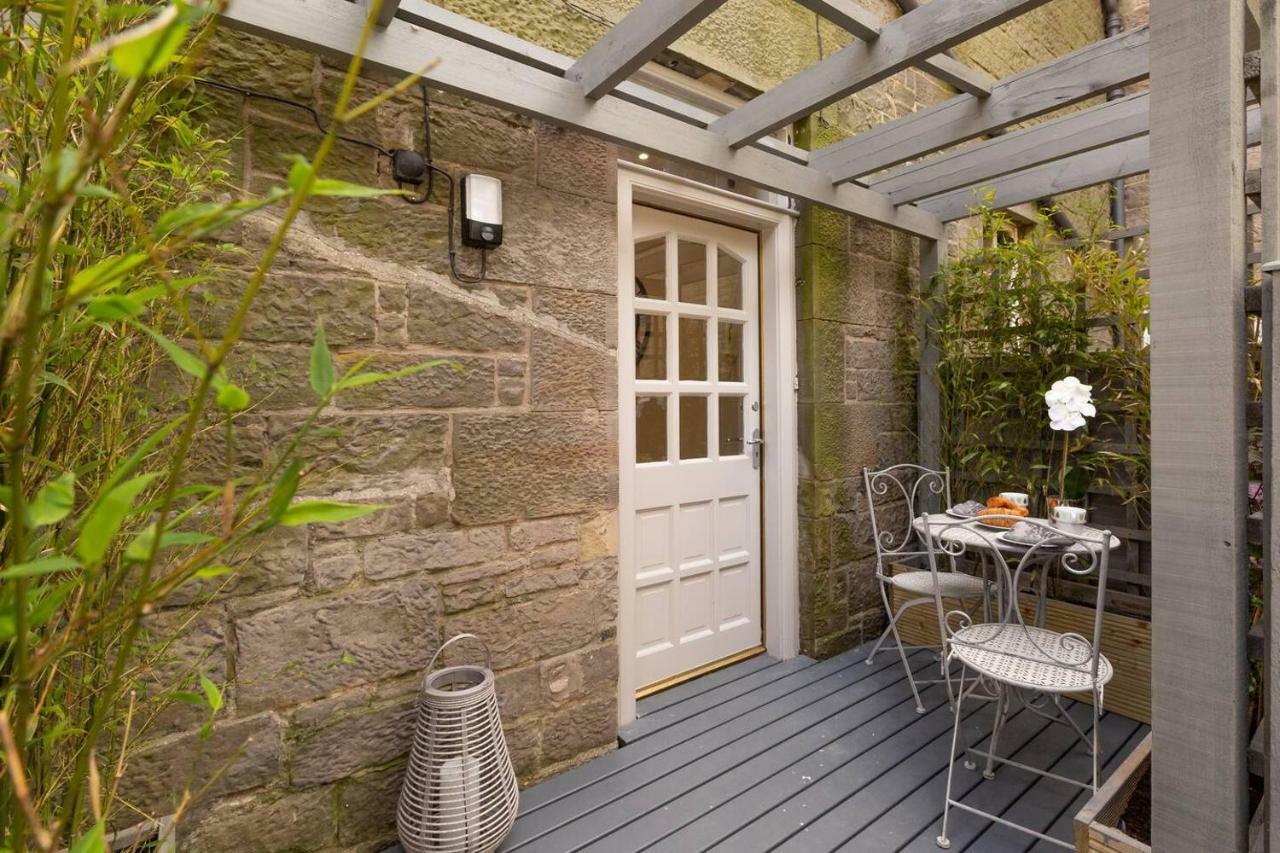 Altido Main Door Entrance Private Courtyard Apartment On The Park Edinburgh Exterior photo